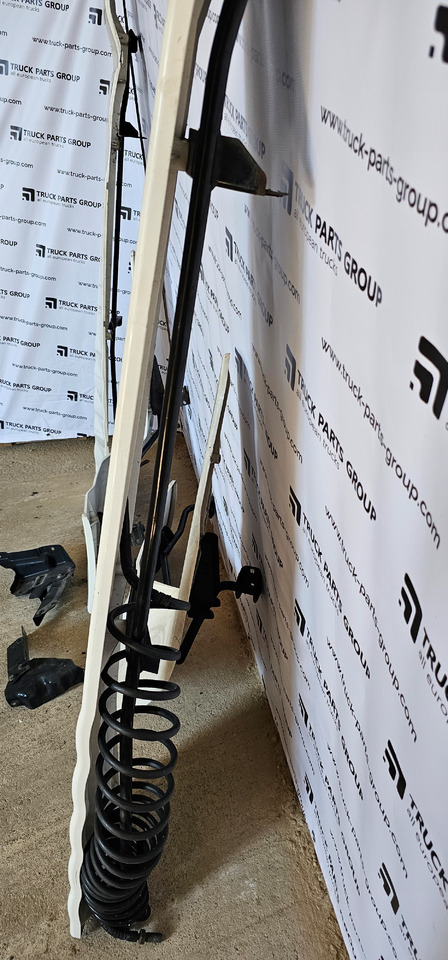 MAN MAN TGX, TGS, TGA EURO 6 spoilers, roof spoiler, air deflector kit 81629105317, 81629100269, 81629105319, 81629105320, 81629100301, 81629100268, 81629100145, 81629100205, 81629100144, 81629100204, 816 - Aerodinámica/ Spoiler para Camión: foto 4 MAN MAN TGX, TGS, TGA EURO 6 spoilers, roof spoiler, air deflector kit 81629105317, 81629100269, 81629105319, 81629105320, 81629100301, 81629100268, 81629100145, 81629100205, 81629100144, 81629100204, 816 - Aerodinámica/ Spoiler para Camión: foto 4