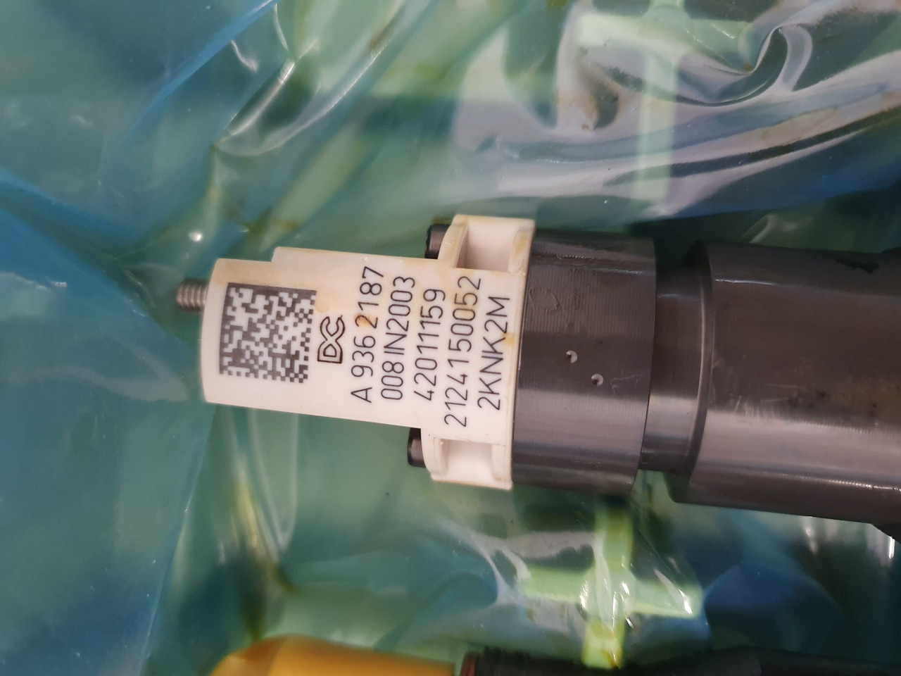 Mercedes Benz Atego OM936LA euro6 injector new or remanufactured 9360701787, 9360702187, 9361787, 9362187, OM936LA, 6 cylinder engine, OM934LA, 4 cylinder engine, BEBJ1C01001, BEBJ1C01002, 9360702187 - Inyector para Camión: foto 4 Mercedes Benz Atego OM936LA euro6 injector new or remanufactured 9360701787, 9360702187, 9361787, 9362187, OM936LA, 6 cylinder engine, OM934LA, 4 cylinder engine, BEBJ1C01001, BEBJ1C01002, 9360702187 - Inyector para Camión: foto 4