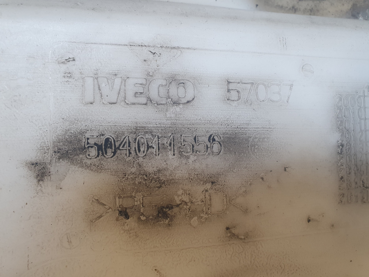 IVECO IVECO STRALIS EURO6 washer fluid tank, expansion reservoir tank, engine cooling system 504011556, 5802183255, 504013201, 5802784508, 41215632, 41215631, 500190338. - Recambio para Camión: foto 4 IVECO IVECO STRALIS EURO6 washer fluid tank, expansion reservoir tank, engine cooling system 504011556, 5802183255, 504013201, 5802784508, 41215632, 41215631, 500190338. - Recambio para Camión: foto 4