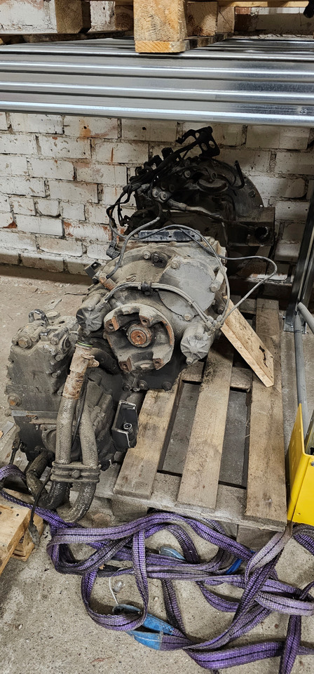 SCANIA SCANIA R, P series EURO3, EURO4 gearbox GRS900R + retarder 5111360, 1895893, 571747, 1426449, 584079, 1516707, 2002705, 1307097, 1392600, 1422861, 1921466, 1303844, 812416, 1338874, 1414632, 812418, 8 - Caja de cambios para Camión: foto 1 SCANIA SCANIA R, P series EURO3, EURO4 gearbox GRS900R + retarder 5111360, 1895893, 571747, 1426449, 584079, 1516707, 2002705, 1307097, 1392600, 1422861, 1921466, 1303844, 812416, 1338874, 1414632, 812418, 8 - Caja de cambios para Camión: foto 1