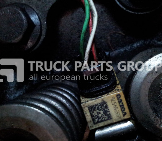 VOLVO FH4, EURO6 D13K injector unit, injectors, 22435395, 22254576, 21 injector - Inyector para Camión: foto 2 VOLVO FH4, EURO6 D13K injector unit, injectors, 22435395, 22254576, 21 injector - Inyector para Camión: foto 2