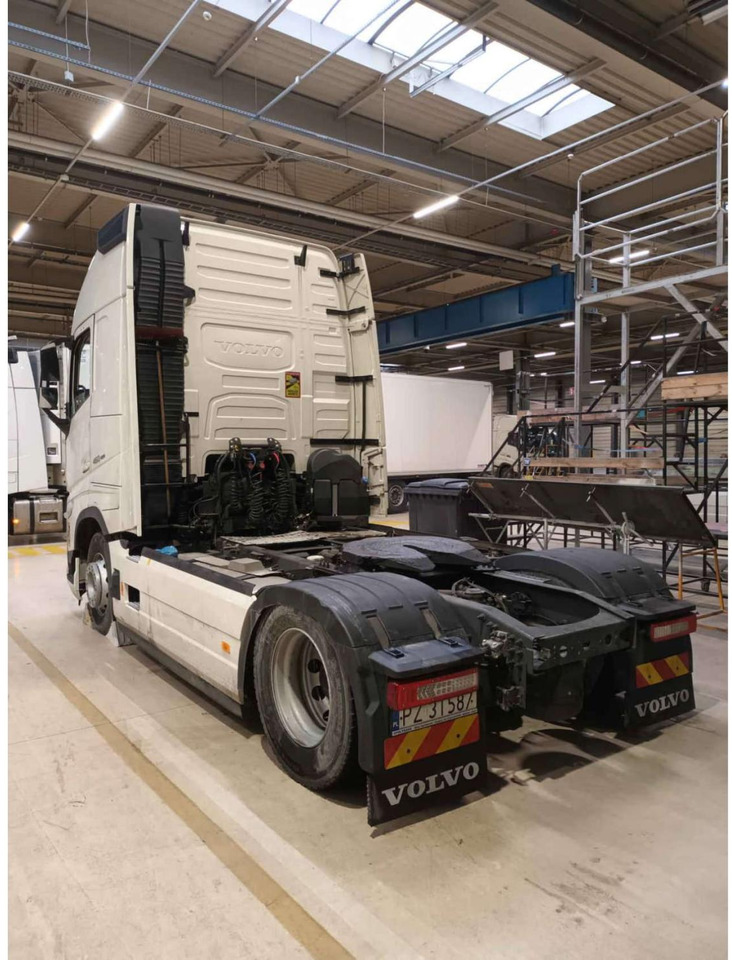 2023 Volvo FH 460 Globetrotter XL i-Save - Cabeza tractora: foto 2 2023 Volvo FH 460 Globetrotter XL i-Save - Cabeza tractora: foto 2