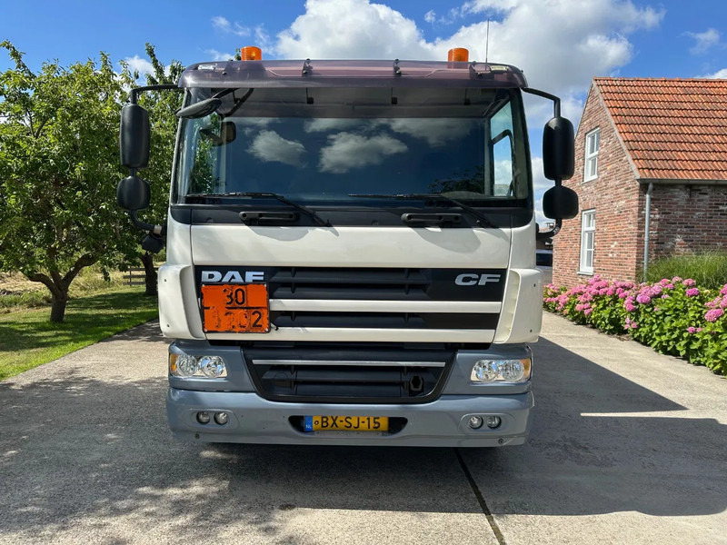 DAF CF 75.310 FAN / NL TRUCK / 6x2 / FUEL TANK 4 COMP. / 22 m3 / EURO5 / TOP CONDITION!! - Camión cisterna: foto 2 DAF CF 75.310 FAN / NL TRUCK / 6x2 / FUEL TANK 4 COMP. / 22 m3 / EURO5 / TOP CONDITION!! - Camión cisterna: foto 2