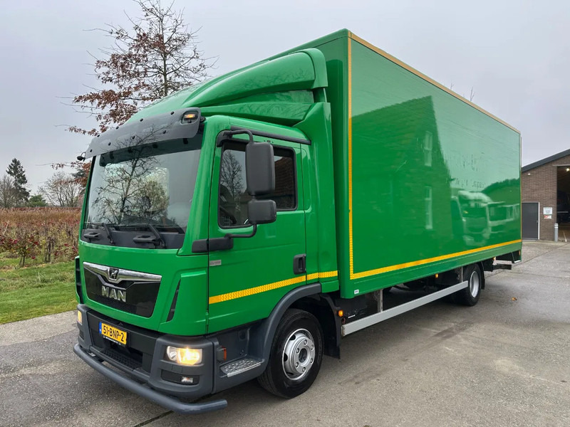 MAN TGL 10.180 / NL TRUCK / EURO6 / BOX+LIFT+SIDE DOOR / LOW KM / TOP!! - Camión caja cerrada: foto 1 MAN TGL 10.180 / NL TRUCK / EURO6 / BOX+LIFT+SIDE DOOR / LOW KM / TOP!! - Camión caja cerrada: foto 1