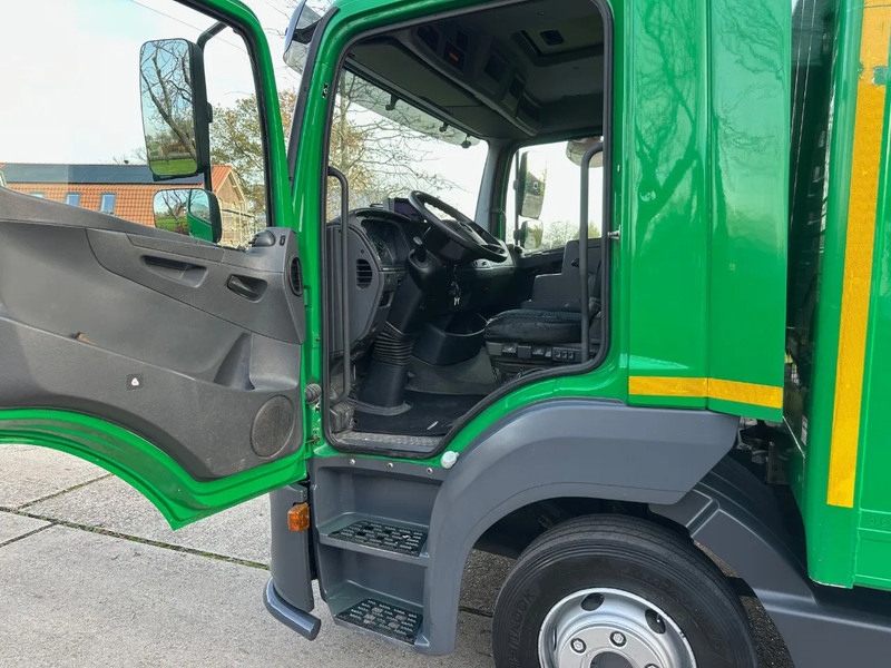 Mercedes-Benz Atego 1018 / NL TRUCK / AIRCO / BOX+LIFT+SIDE DOOR / AUTOMATIC - Camión caja cerrada: foto 4 Mercedes-Benz Atego 1018 / NL TRUCK / AIRCO / BOX+LIFT+SIDE DOOR / AUTOMATIC - Camión caja cerrada: foto 4