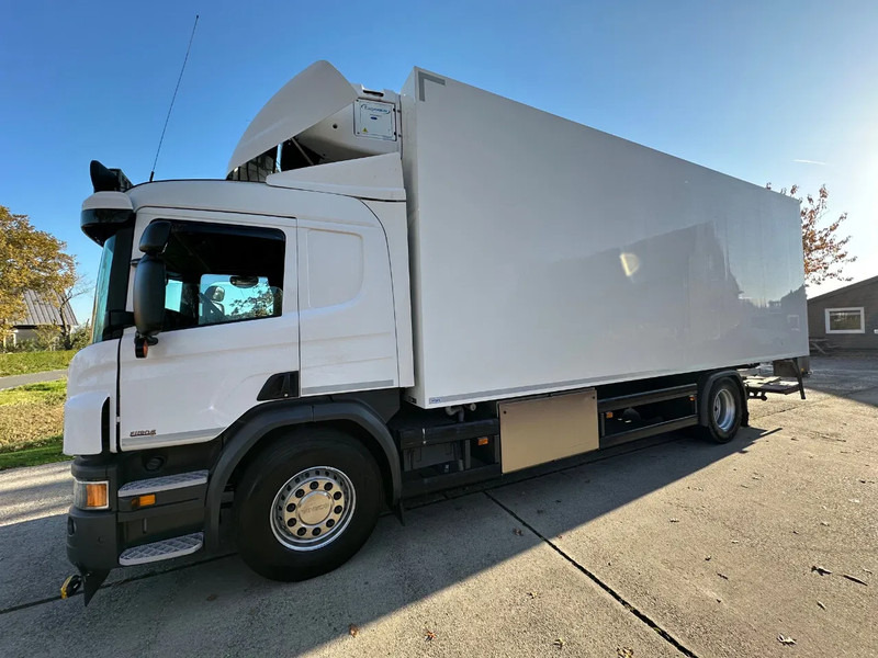 Scania P280 / NL TRUCK / EURO 6 / FULL AIR / CARRIER SUPRA 1250 / TOPCONDITION / LIFT+DOORS - Camión frigorífico: foto 4 Scania P280 / NL TRUCK / EURO 6 / FULL AIR / CARRIER SUPRA 1250 / TOPCONDITION / LIFT+DOORS - Camión frigorífico: foto 4