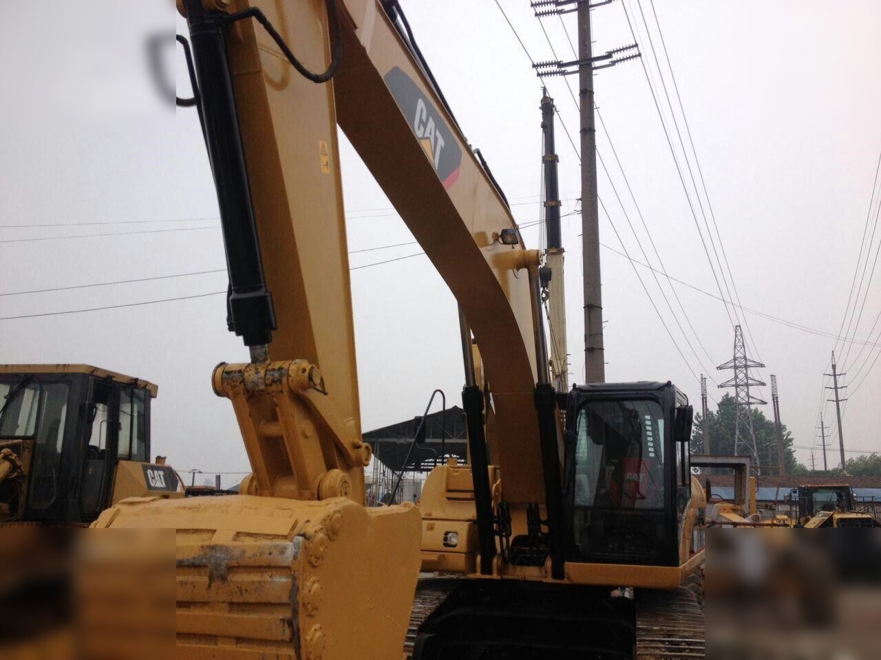 CATERPILLAR 325DL - Excavadora de cadenas: foto 3 CATERPILLAR 325DL - Excavadora de cadenas: foto 3