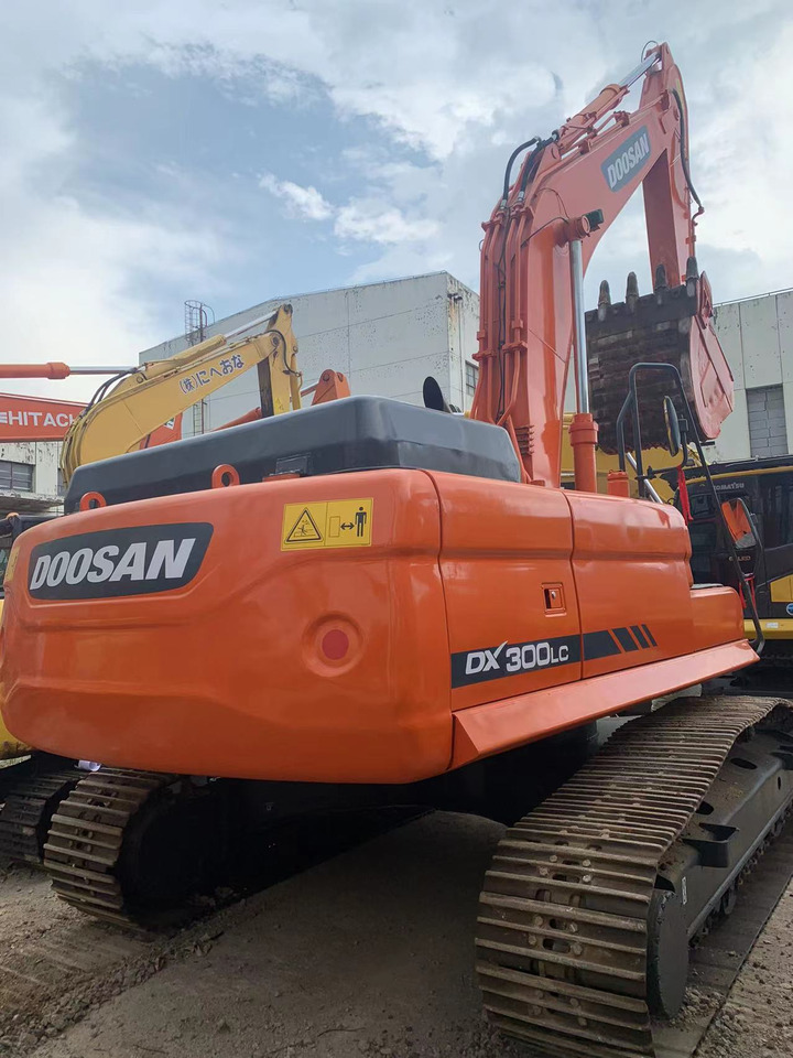 DOOSAN DX300LC - Excavadora de cadenas: foto 2 DOOSAN DX300LC - Excavadora de cadenas: foto 2