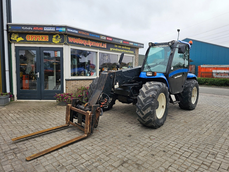 New Holland LM435A - Manipulador telescópico: foto 4 New Holland LM435A - Manipulador telescópico: foto 4
