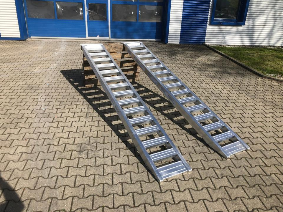 Alurampen Satz 2,5m 2000KG Minibagger Minilader Quad Auffahrrampe *INKL.19% MWST* - Rampa de carga: foto 5 Alurampen Satz 2,5m 2000KG Minibagger Minilader Quad Auffahrrampe *INKL.19% MWST* - Rampa de carga: foto 5