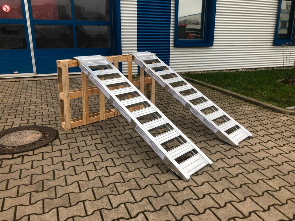 Alurampen Satz 2m 2000KG Minibagger Minilader Quad Auffahrrampe *INKL.19% MWST* - Rampa de carga: foto 3 Alurampen Satz 2m 2000KG Minibagger Minilader Quad Auffahrrampe *INKL.19% MWST* - Rampa de carga: foto 3