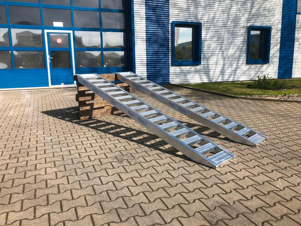 Alurampen Satz 3m 3000KG Minibagger Minilader Quad Auffahrrampe *INKL.19% MWST* - Rampa de carga: foto 3 Alurampen Satz 3m 3000KG Minibagger Minilader Quad Auffahrrampe *INKL.19% MWST* - Rampa de carga: foto 3