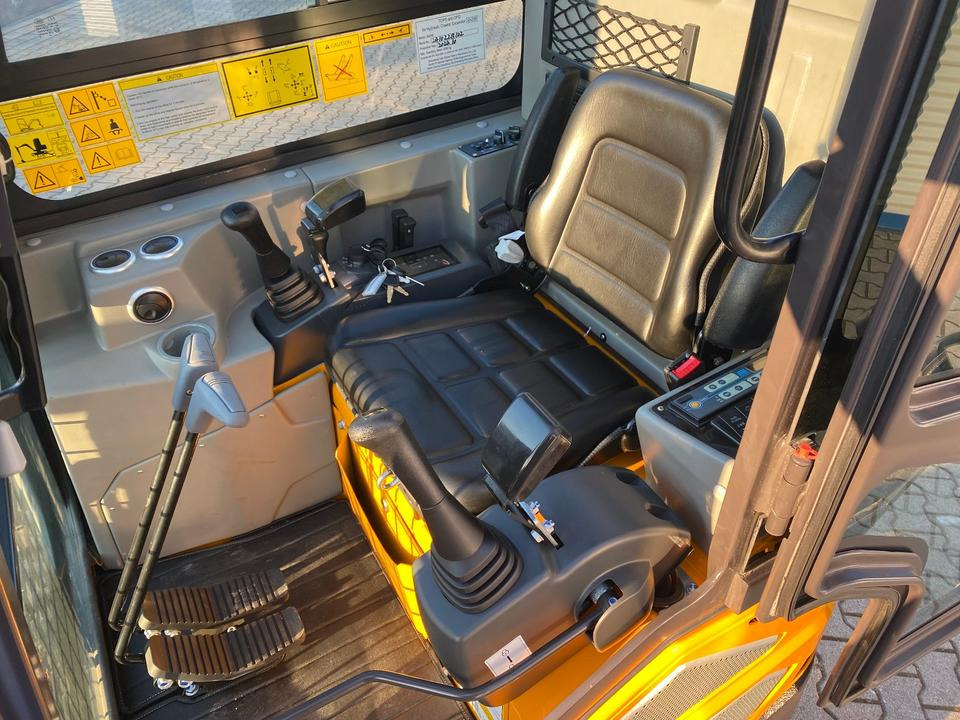 Miniexcavadora, Remolque Minibagger BK2000NKSR + Tieflader + Zubehör *INKL.19% MWST*BERGER KRAUS*KUBOTA* KLIMA*SCHWENKARM*VERSTELLFAHRWERK*: foto 9