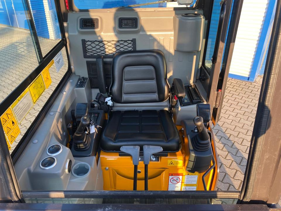 Miniexcavadora, Remolque Minibagger BK2000NKSR + Tieflader + Zubehör *INKL.19% MWST*BERGER KRAUS*KUBOTA* KLIMA*SCHWENKARM*VERSTELLFAHRWERK*: foto 10