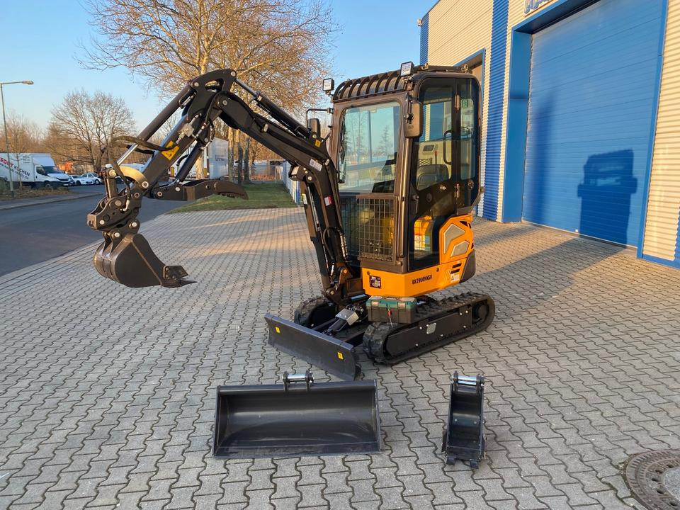 Minibagger BK2000NKSR inkl. Schaufelpaket *INKL.19% MWST*BERGER KRAUS*KUBOTA* KLIMA*SCHWENKARM*VERSTELLFAHRWERK* - Miniexcavadora: foto 1 Minibagger BK2000NKSR inkl. Schaufelpaket *INKL.19% MWST*BERGER KRAUS*KUBOTA* KLIMA*SCHWENKARM*VERSTELLFAHRWERK* - Miniexcavadora: foto 1
