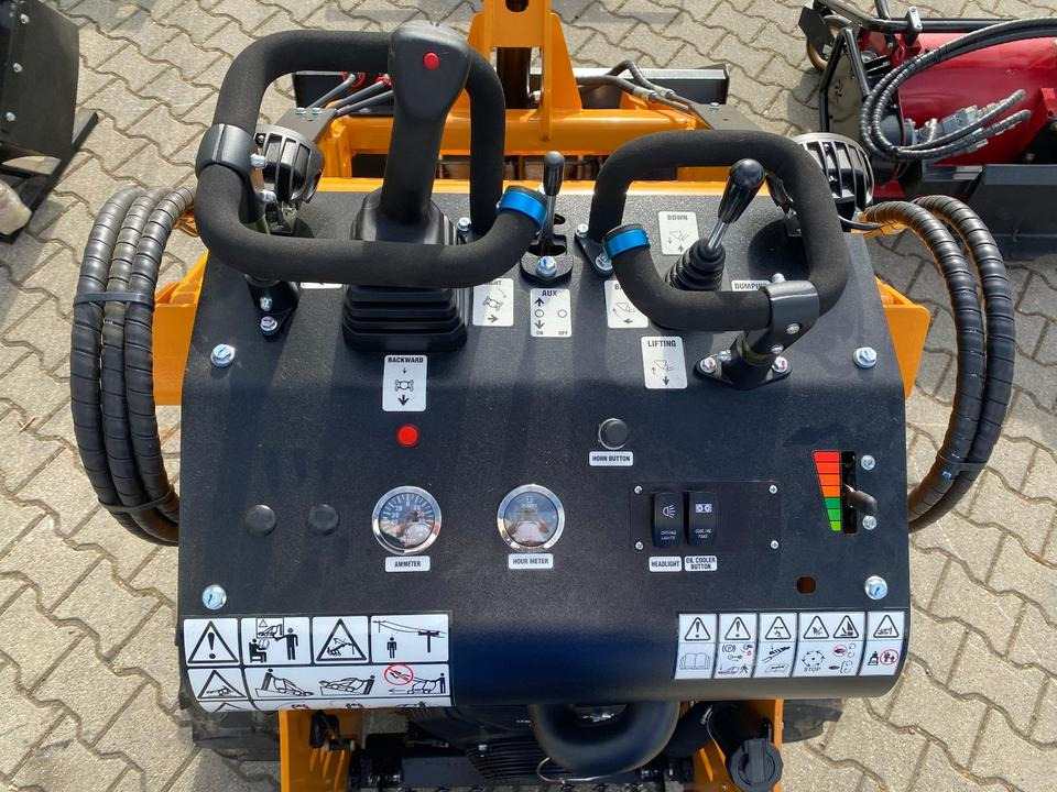 Radlader / Minilader BK323S mit Zubehör Komplettpaket *INKL.19% MWST.*BERGER KRAUS*BRIGGS&STRATTON* - Minicargadora: foto 5 Radlader / Minilader BK323S mit Zubehör Komplettpaket *INKL.19% MWST.*BERGER KRAUS*BRIGGS&STRATTON* - Minicargadora: foto 5