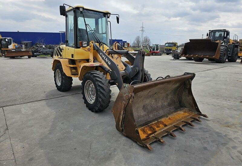 Volvo L30B - Cargadora: foto 5 Volvo L30B - Cargadora: foto 5