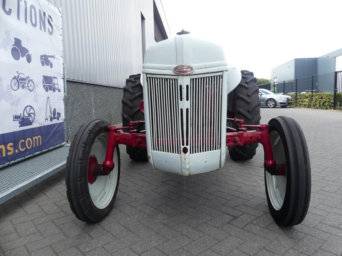 Tractor Ford 8N, Dearborn: foto 32