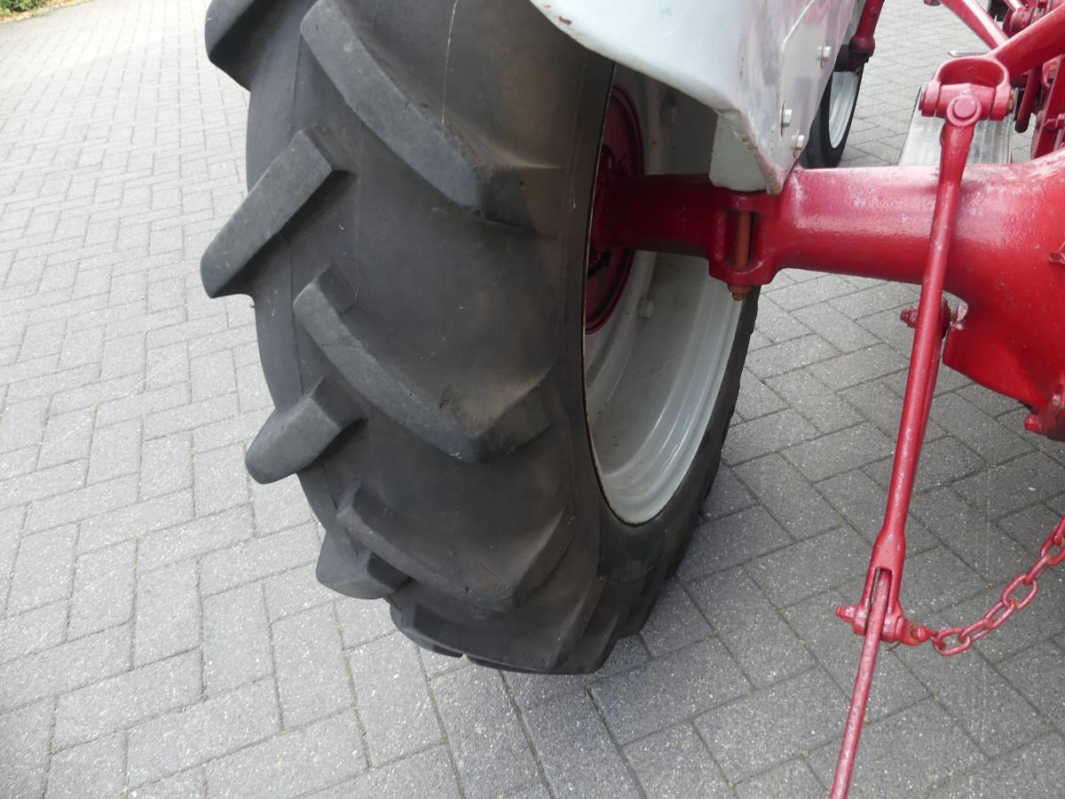 Tractor Ford 8N, Dearborn: foto 8