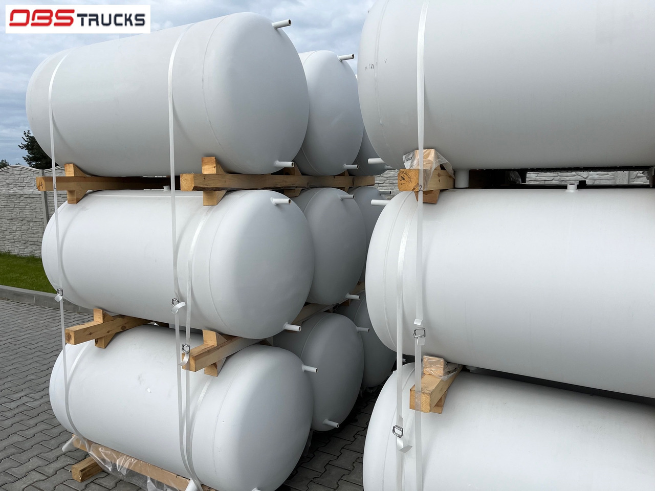 Water pressure tank - Recambio para Camión: foto 3 Water pressure tank - Recambio para Camión: foto 3