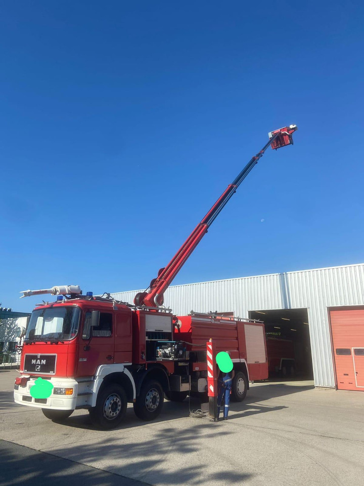 MAN 35.403 - Camión de bomberos: foto 3 MAN 35.403 - Camión de bomberos: foto 3