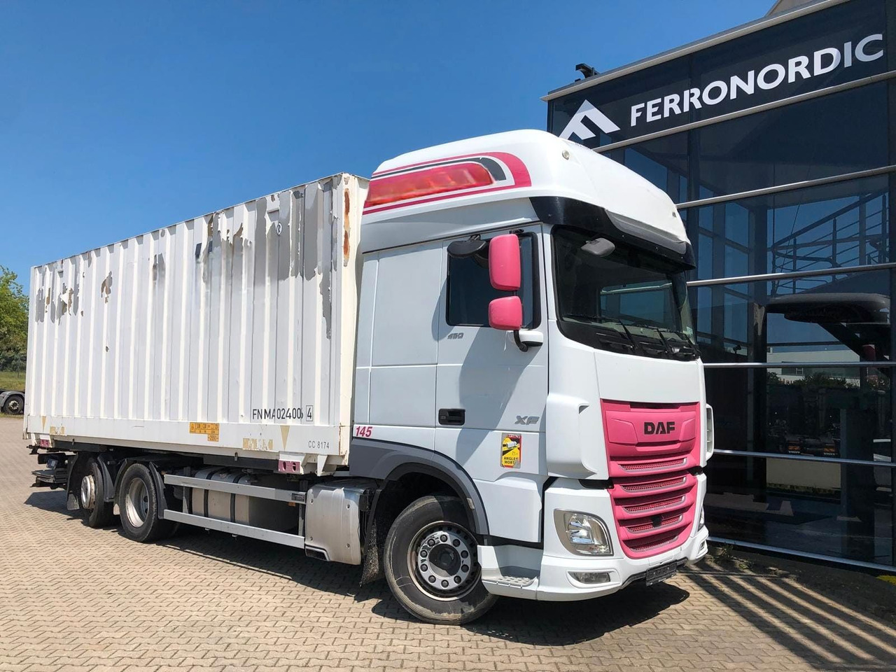 DAF XF450 SSC Lenk/Lift*LBW*AHK*Standkl.*inkl.Koffer - Camión portacontenedore/ Intercambiable: foto 1 DAF XF450 SSC Lenk/Lift*LBW*AHK*Standkl.*inkl.Koffer - Camión portacontenedore/ Intercambiable: foto 1