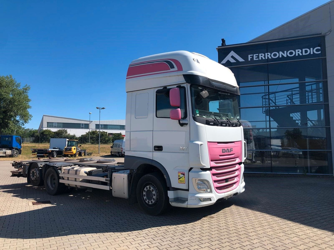 DAF XF460 SSC Liftachse*LBW*AHK*Standkl*Mega - Camión portacontenedore/ Intercambiable: foto 1 DAF XF460 SSC Liftachse*LBW*AHK*Standkl*Mega - Camión portacontenedore/ Intercambiable: foto 1