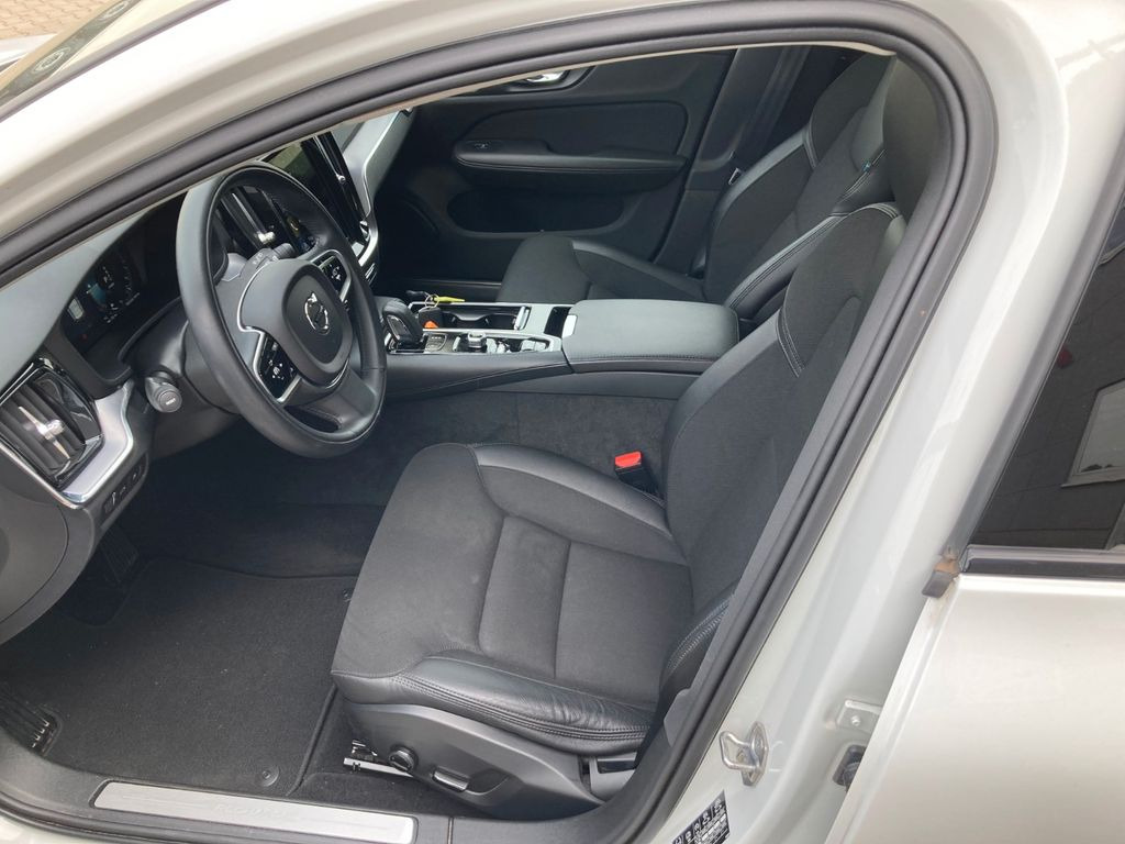 Volvo V60 T6 AWD R-Design Expression Recharge Plug-In Volvo V60 T6 AWD R-Design Expression Recharge Plug-In - Coche familiar: foto 5 Volvo V60 T6 AWD R-Design Expression Recharge Plug-In Volvo V60 T6 AWD R-Design Expression Recharge Plug-In - Coche familiar: foto 5