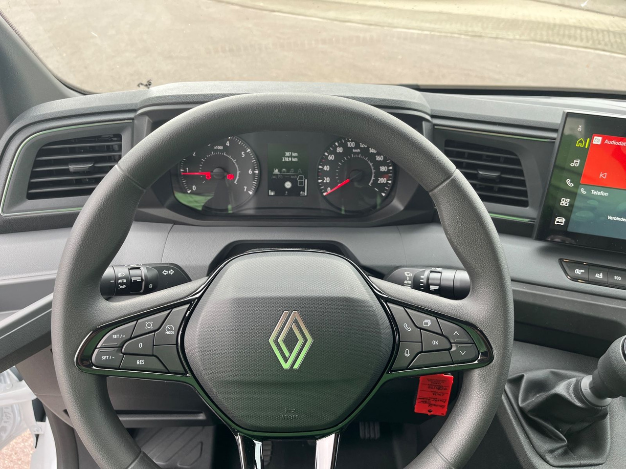 Leasing de Renault MASTER HUMBAUR KOFFER Renault MASTER HUMBAUR KOFFER: foto 13 Leasing de Renault MASTER HUMBAUR KOFFER Renault MASTER HUMBAUR KOFFER: foto 13