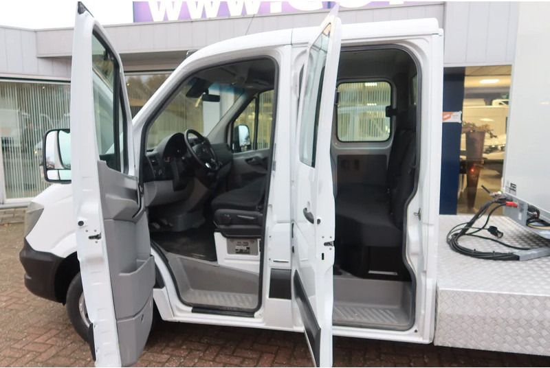 Mercedes-Benz 519 CDI V6 Motor 519 CDI V6 Motor + B.E Trailer - Cabeza tractora: foto 4 Mercedes-Benz 519 CDI V6 Motor 519 CDI V6 Motor + B.E Trailer - Cabeza tractora: foto 4