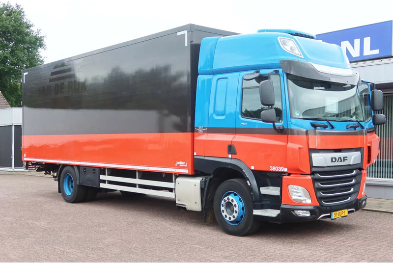 DAF CF 410 Bakwagen + Onderschuif klep - Camión caja cerrada: foto 2 DAF CF 410 Bakwagen + Onderschuif klep - Camión caja cerrada: foto 2