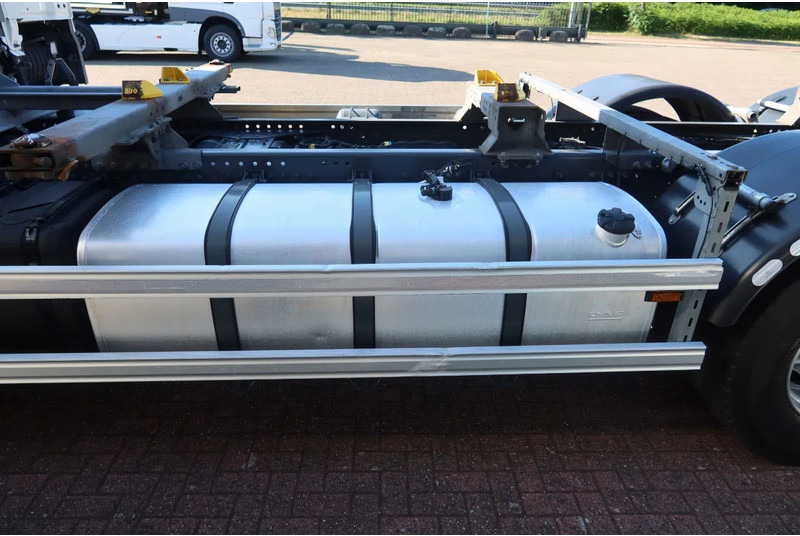 Camión portacontenedore/ Intercambiable DAF XF 106.450 Wissellaadbaksysteem / Chassis: foto 14