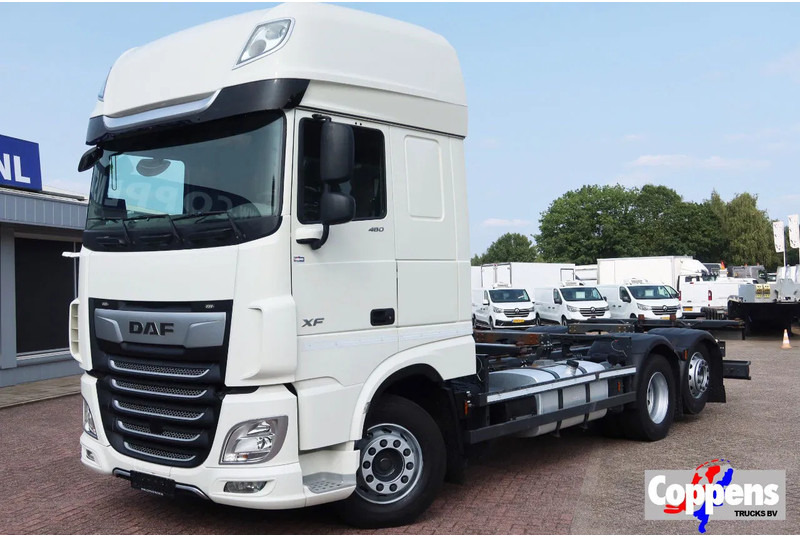 DAF XF 106.480 BDF Super Space CAb 6X2 FAN - Camión chasis: foto 1 DAF XF 106.480 BDF Super Space CAb 6X2 FAN - Camión chasis: foto 1