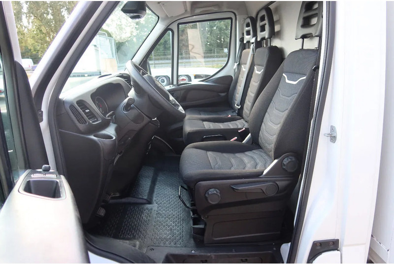 Iveco Daily 35S16 Bakwagen + Laadklep 750kg - Furgoneta caja cerrada: foto 4 Iveco Daily 35S16 Bakwagen + Laadklep 750kg - Furgoneta caja cerrada: foto 4
