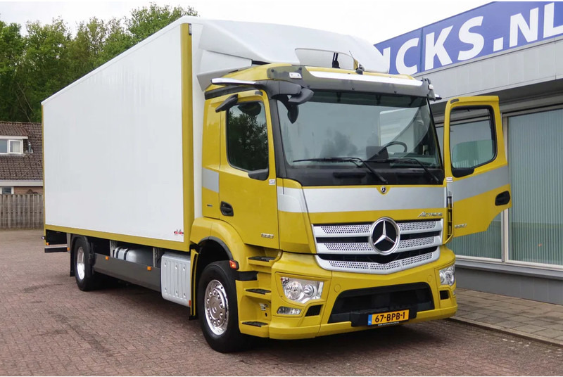Mercedes-Benz Actros 1930 L Meubelbakwagen, Alluminium planken bak - Camión caja cerrada: foto 2 Mercedes-Benz Actros 1930 L Meubelbakwagen, Alluminium planken bak - Camión caja cerrada: foto 2