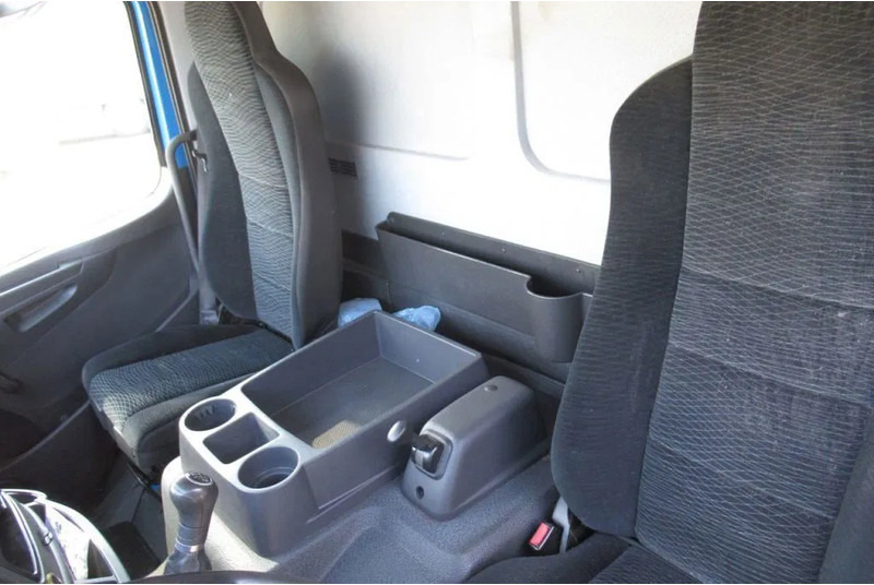 Mercedes-Benz Atego 1318L Euro 6 - Camión lona: foto 5 Mercedes-Benz Atego 1318L Euro 6 - Camión lona: foto 5