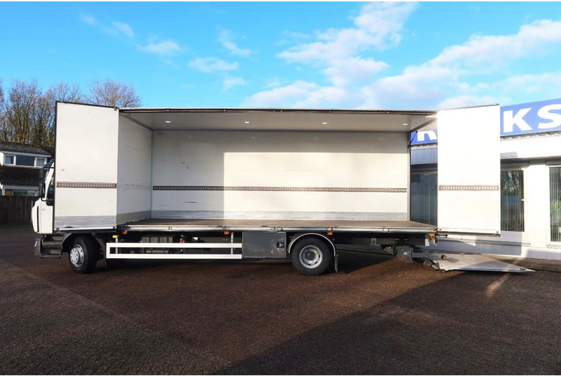 Renault D250 Bakwagen + Laadklep Deuren - Camión caja cerrada: foto 2 Renault D250 Bakwagen + Laadklep Deuren - Camión caja cerrada: foto 2