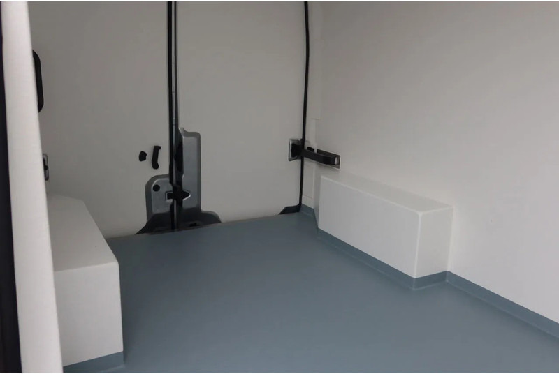 Renault Master Red Edition 150 PK Carrier Xarios 350 Koele/vriezen/verwarmen + nachtaansluiting 220 volt. - Furgoneta frigorifica: foto 4 Renault Master Red Edition 150 PK Carrier Xarios 350 Koele/vriezen/verwarmen + nachtaansluiting 220 volt. - Furgoneta frigorifica: foto 4