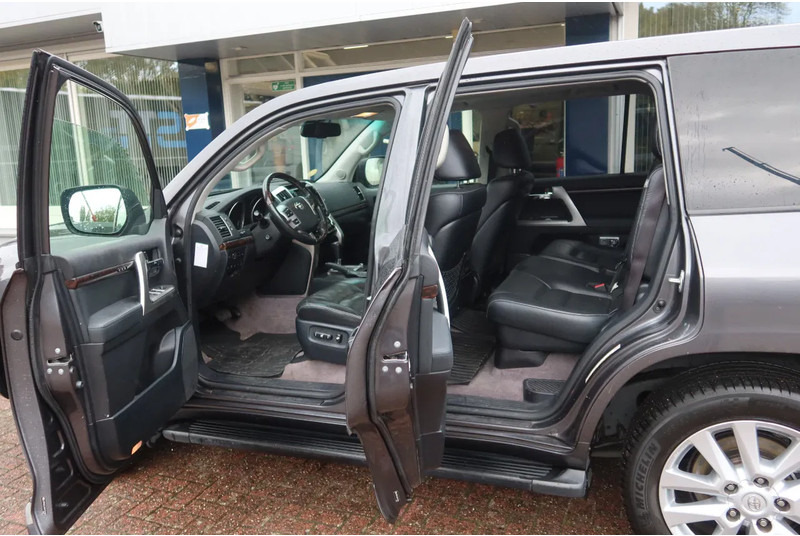 Toyota Land Cruiser V8 200 V8. 4.5D Executive. 7 Persoons. Luchtvering. Marge voertuig - Coche: foto 3 Toyota Land Cruiser V8 200 V8. 4.5D Executive. 7 Persoons. Luchtvering. Marge voertuig - Coche: foto 3