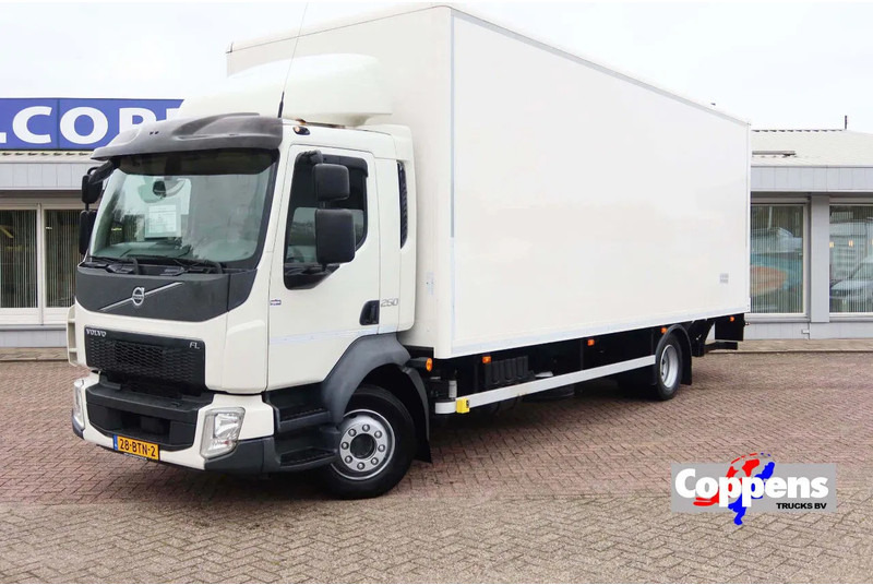 Volvo FL 250 Bak + Klep E6 - Camión caja cerrada: foto 1 Volvo FL 250 Bak + Klep E6 - Camión caja cerrada: foto 1
