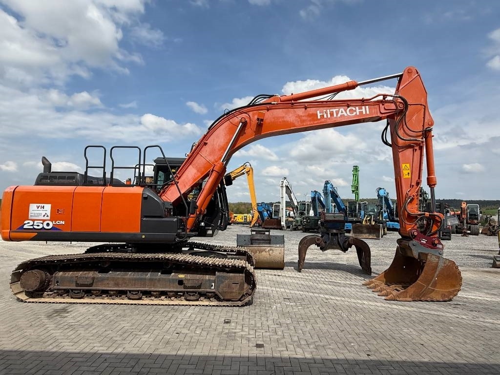 Excavadora de cadenas Hitachi ZX 250 LC N-6: foto 6