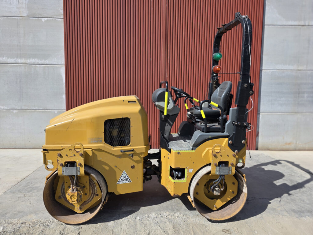 CAT CB24B - Rodillo: foto 1 CAT CB24B - Rodillo: foto 1