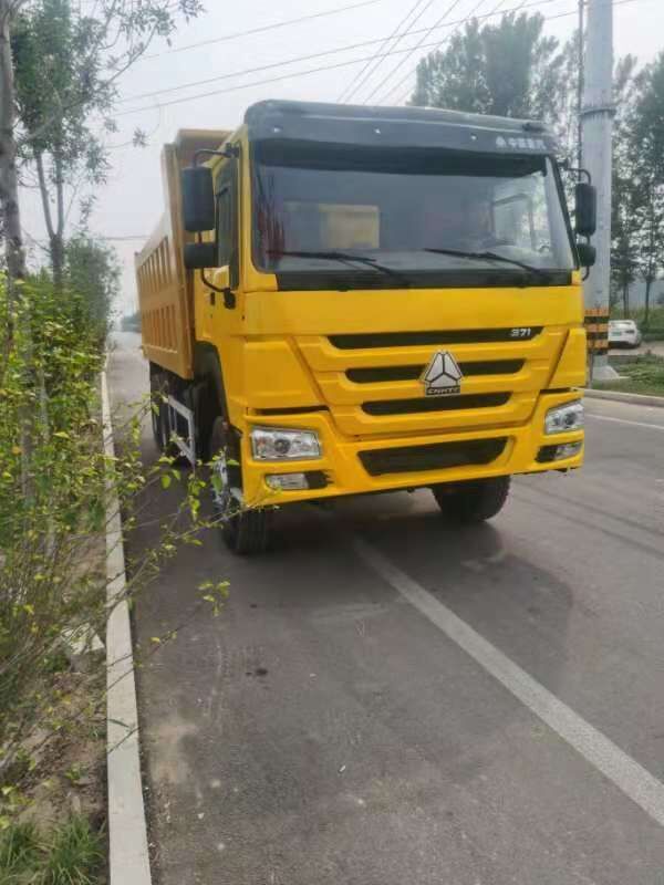 Howo Sinotruck - Camión volquete: foto 1 Howo Sinotruck - Camión volquete: foto 1