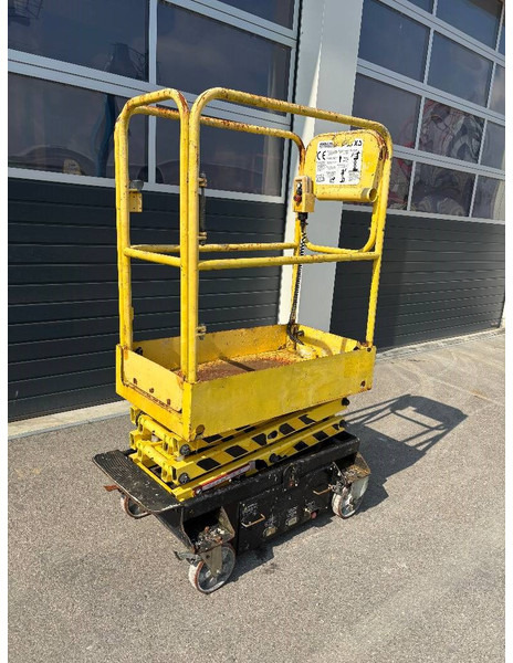 Boss 4,55m Arbeitsbühne Personenlift, BJ 2009 - Plataforma de tijeras: foto 5 Boss 4,55m Arbeitsbühne Personenlift, BJ 2009 - Plataforma de tijeras: foto 5