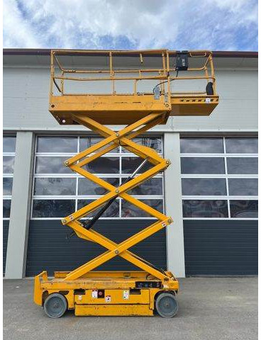 Haulotte Compact 8 - Scherenarbeitsbühne 8,2m, BJ 2014 - Plataforma de tijeras: foto 2 Haulotte Compact 8 - Scherenarbeitsbühne 8,2m, BJ 2014 - Plataforma de tijeras: foto 2