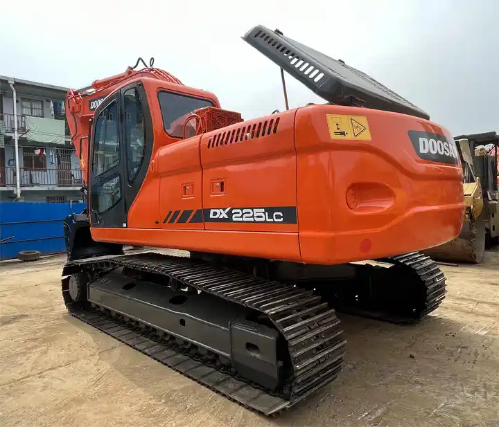 90% new Used Doosan dx225 excavator on sale with manual engine made in Korea - Excavadora de cadenas: foto 5 90% new Used Doosan dx225 excavator on sale with manual engine made in Korea - Excavadora de cadenas: foto 5