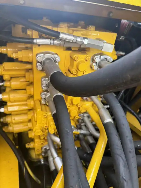 Cheap Used Japan Komatsu PC200-7 PC300 PC350-7 Excavator Used Komatsu 20 Ton Excavator Price PC200 - Excavadora: foto 5 Cheap Used Japan Komatsu PC200-7 PC300 PC350-7 Excavator Used Komatsu 20 Ton Excavator Price PC200 - Excavadora: foto 5