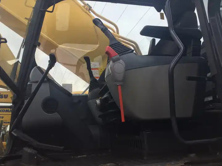 Construction machinery 45 Tons Used Komatsu excavator pc450-8 crawler excavator original Japan Komatsu 450-8 for sale - Excavadora: foto 2 Construction machinery 45 Tons Used Komatsu excavator pc450-8 crawler excavator original Japan Komatsu 450-8 for sale - Excavadora: foto 2