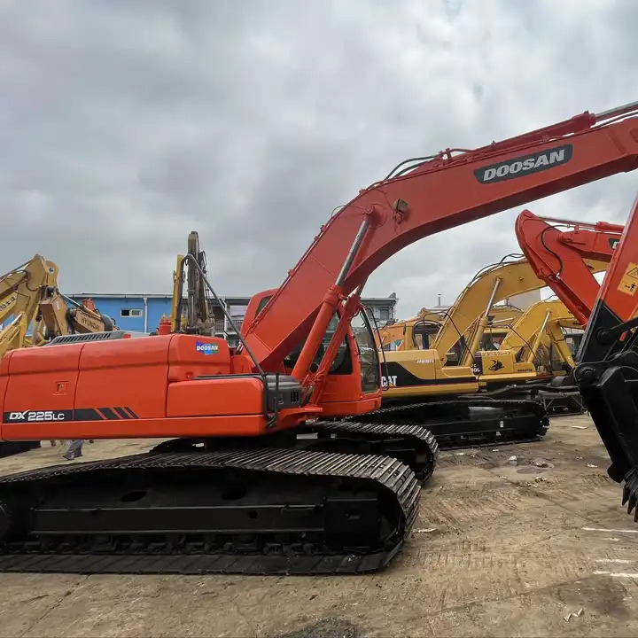 Good Price Tracked Excavator Doosan Dx225 Dx150 Korea Construction Machinery In Shanghai - Excavadora de cadenas: foto 2 Good Price Tracked Excavator Doosan Dx225 Dx150 Korea Construction Machinery In Shanghai - Excavadora de cadenas: foto 2