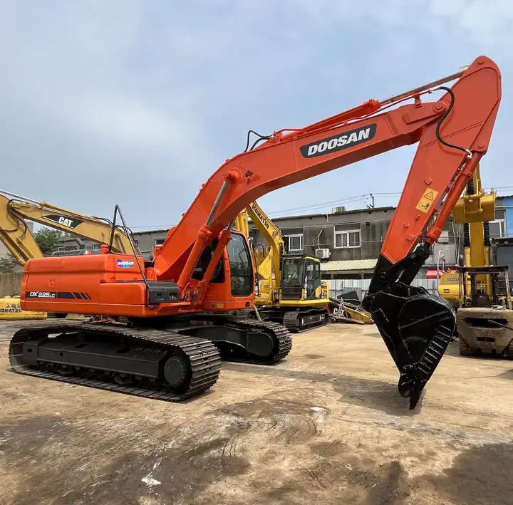 High Quality Original Korea Nice Performance Used Excavator Doosan Dx225lc,Dx225 Model For Sale 22.5ton Best Price In Shanghai - Excavadora de cadenas: foto 3 High Quality Original Korea Nice Performance Used Excavator Doosan Dx225lc,Dx225 Model For Sale 22.5ton Best Price In Shanghai - Excavadora de cadenas: foto 3